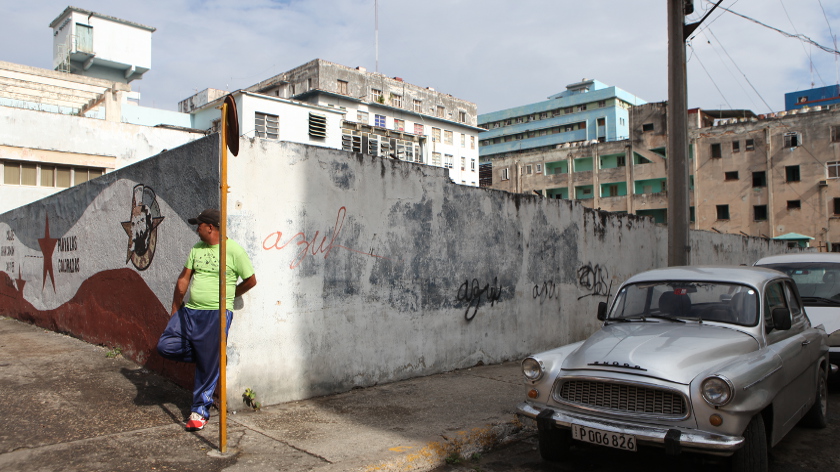 blog cuba - cuba - la havane - voiture - americaine - vieille americaine - taxi - route - balade