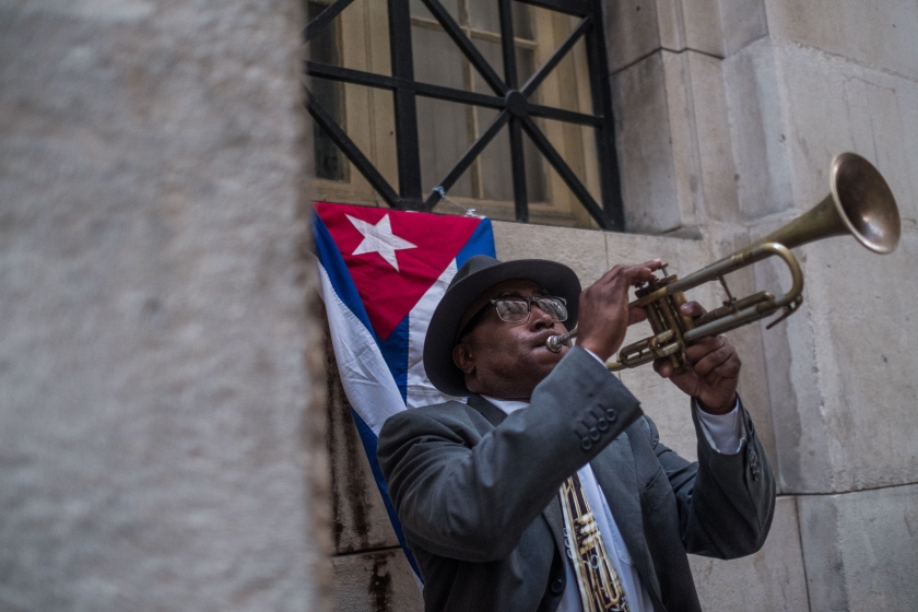 Portrait d'un musicien dans une rue de La Havane.