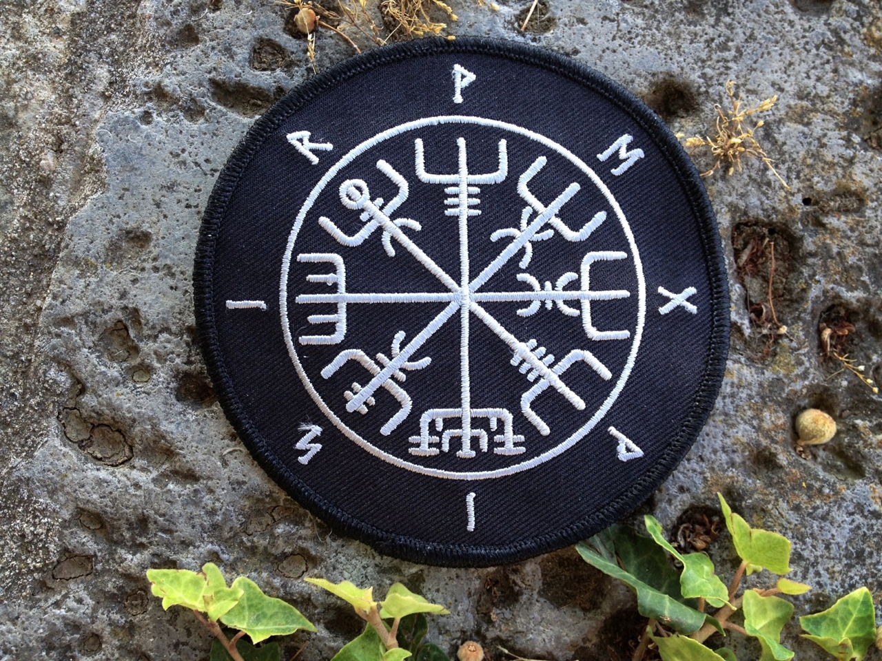 blog Islande – runes – talismans – mystique islandaise