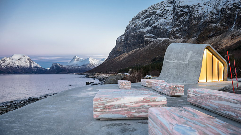 blog-norvege-ureddplassen-uredd-toilettes-fjord-Helgelandskysten-panoramique-sous marin-memorial-architecture-design